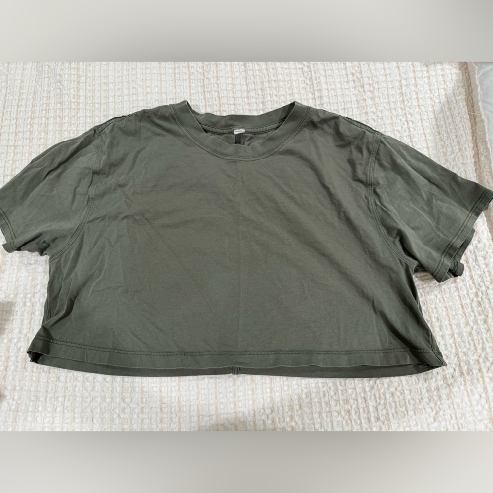 All your cropped T -shirt lululemon size 6